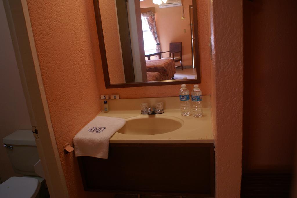 Hotel De Mexico Matamoros  Kamer foto