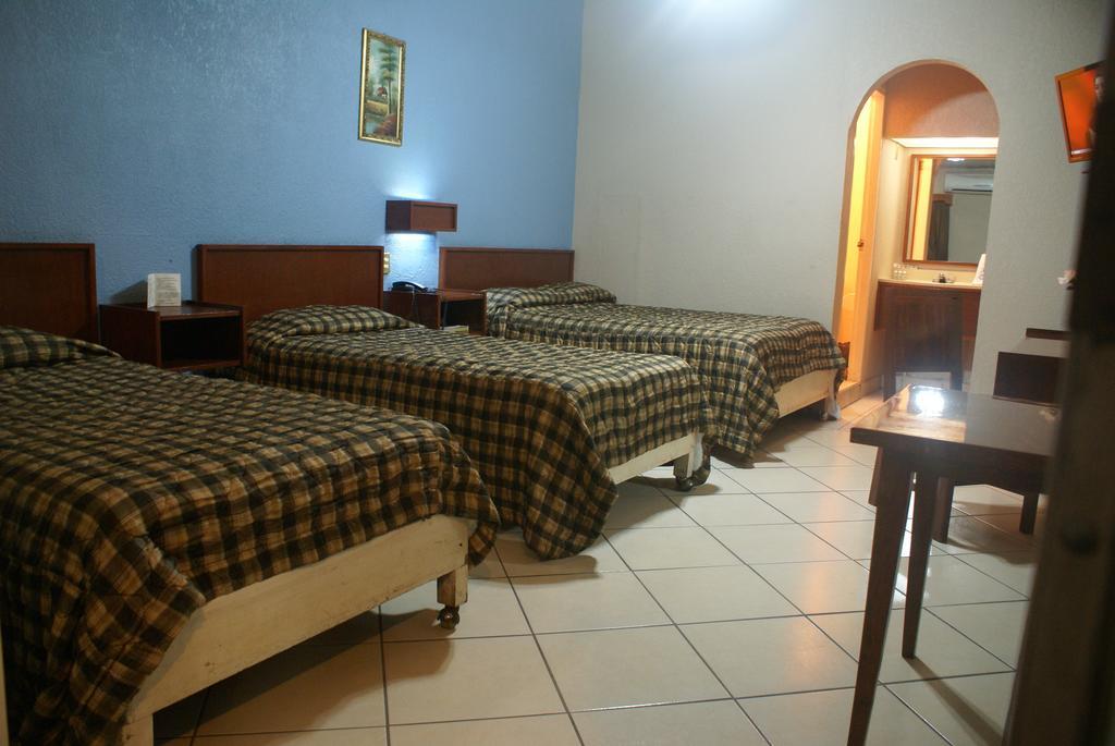 Hotel De Mexico Matamoros  Kamer foto